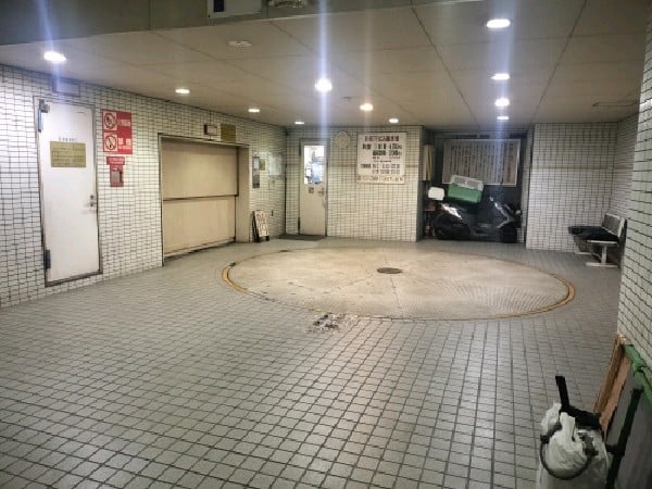 新宿TRビル駐車場 の写真 2