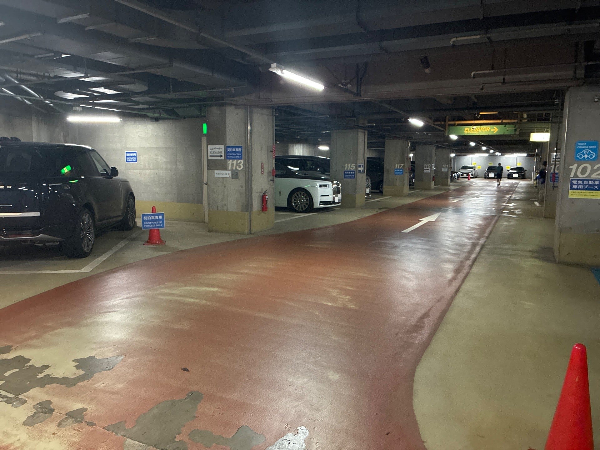城山トラストタワー駐車場 の写真 2