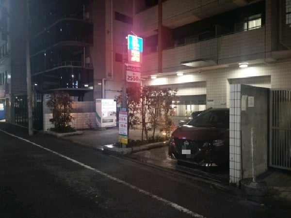 エコロパーク ガーラプレイス新宿御苑B駐車場 の写真 1