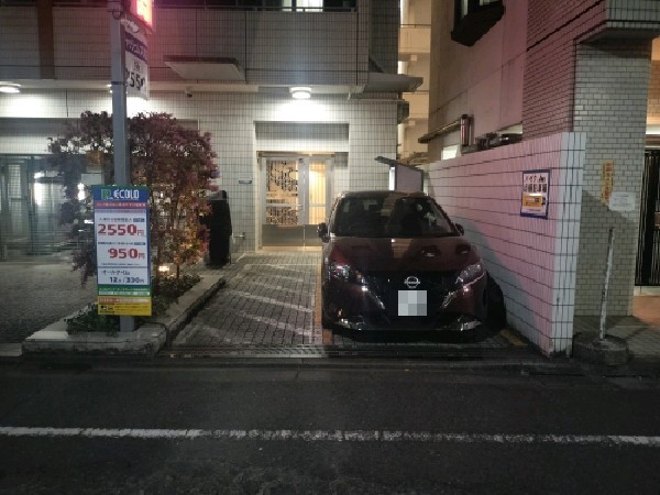 エコロパーク ガーラプレイス新宿御苑B駐車場 の写真 2
