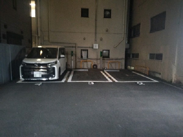 NPC24H新宿1丁目第6パーキング の写真 2
