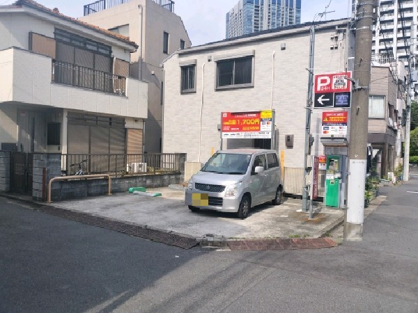 ダイレクトパーク新宿百人町 の写真 1