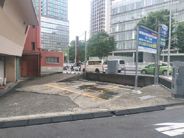 トラストパーク 六本木6丁目スマートCP の写真 1