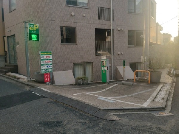 エイブルパーキング四谷本塩町 の写真 1