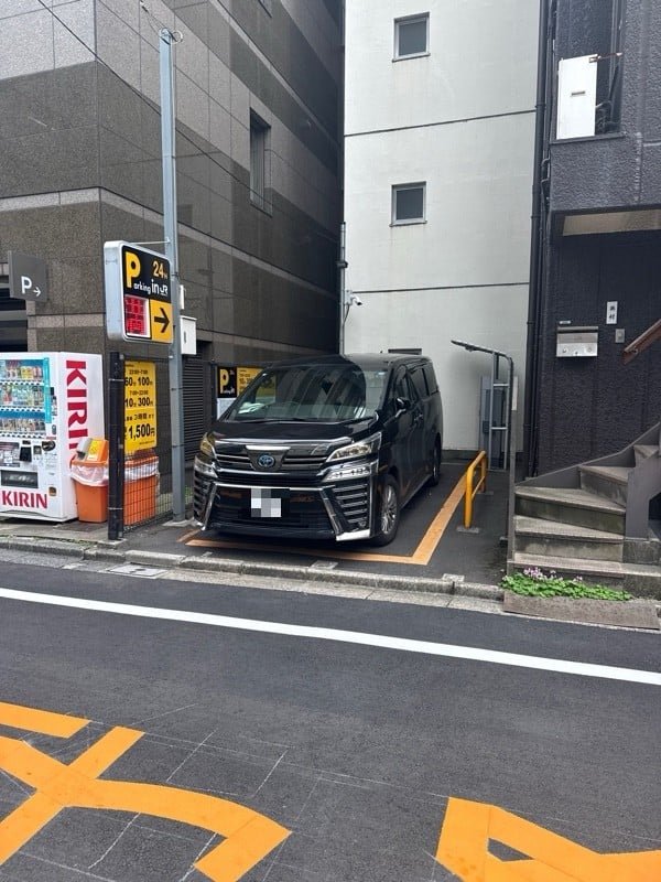 Parking in 神田須田町2丁目 の写真 2
