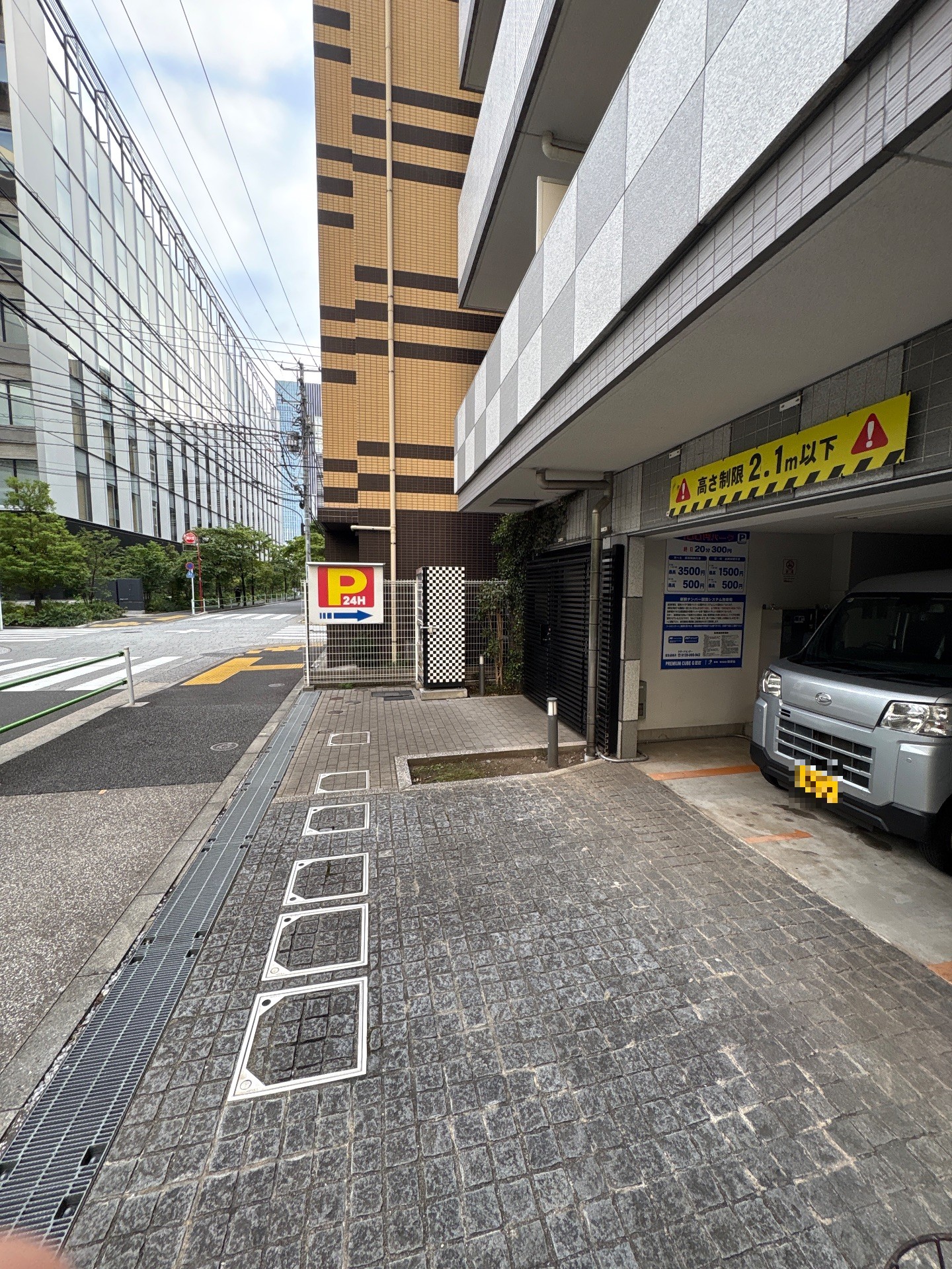 100円パーク premium CUBE G 田町 の写真 1