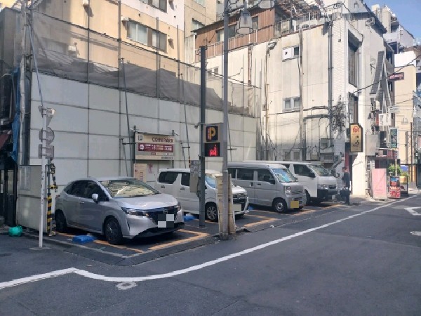 コインパーク新宿2丁目第3 の写真 1