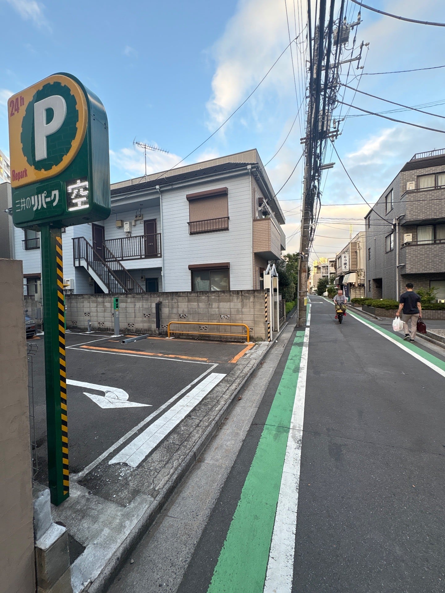 三井のリパーク 中野本町4丁目第8 駐車場 の写真 1