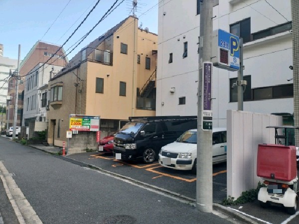 NBパーキング六番町 の写真 1