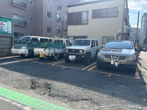 エイブルパーキング新宿6丁目 の写真 2