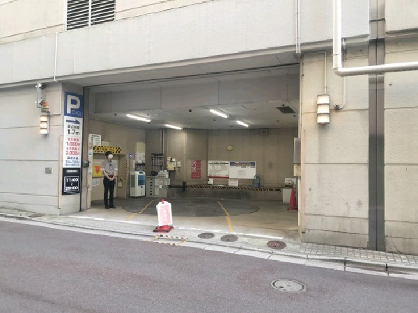 パークワン新宿マルイメン駐車場 の写真 1