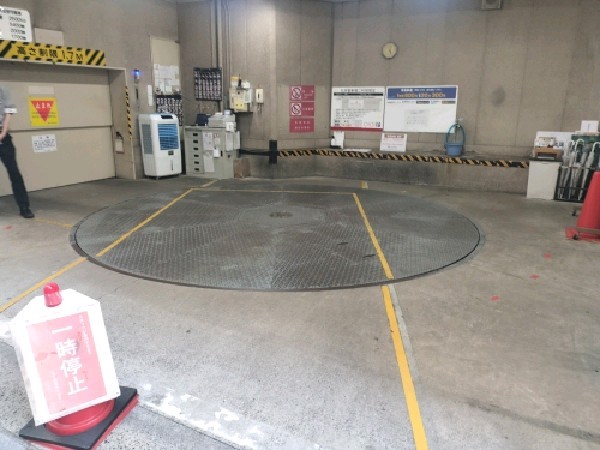 パークワン新宿マルイメン駐車場 の写真 2