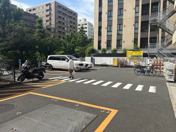 NTTル・パルクぱぱす明石町店駐車場 の写真 2