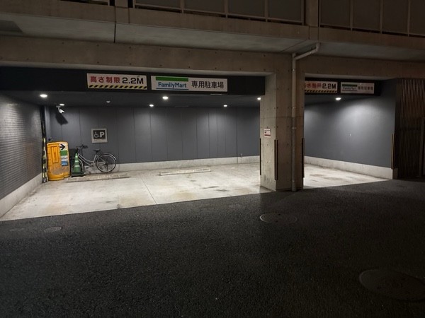 ファミリーマート 世田谷下馬一丁目店 専用駐車場 の写真 2