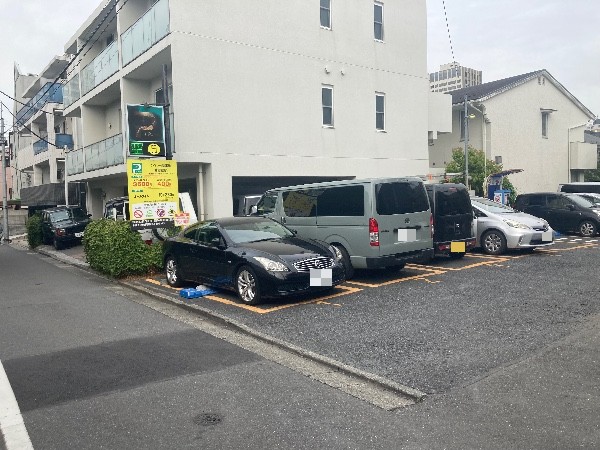 アイパーク駐車場神宮前第1 の写真 1