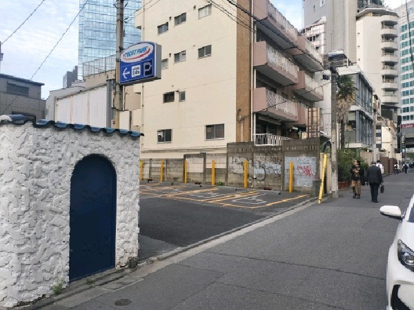 トラストパーク六本木7丁目 の写真 1