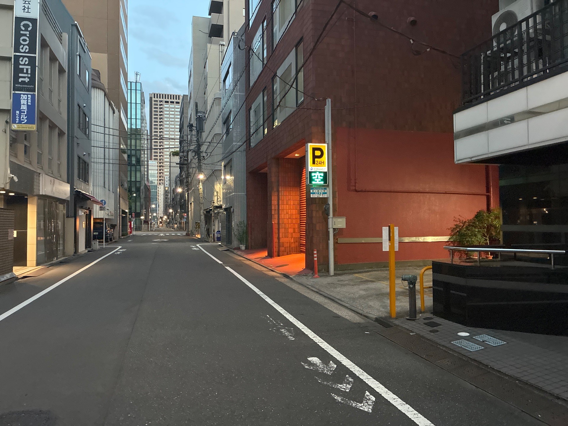 ユアー・パーキング日本橋茅場町第4駐車場 の写真 1
