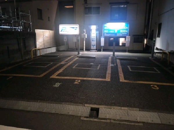 パークジャパン市谷船河原町駐車場 の写真 2