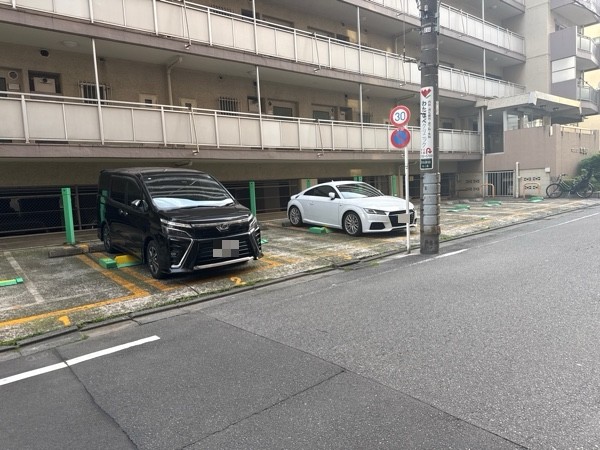 マンション不動前時間貸駐車場 の写真 2