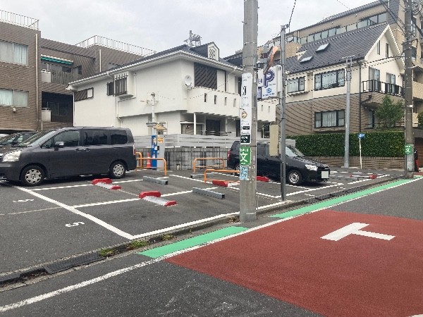 NBパーキング表参道第2 の写真 1