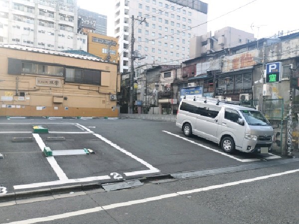 ブルーパーキング歌舞伎町 の写真 1