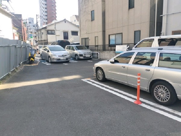 GSパーク新宿六丁目第十駐車場 の写真 2