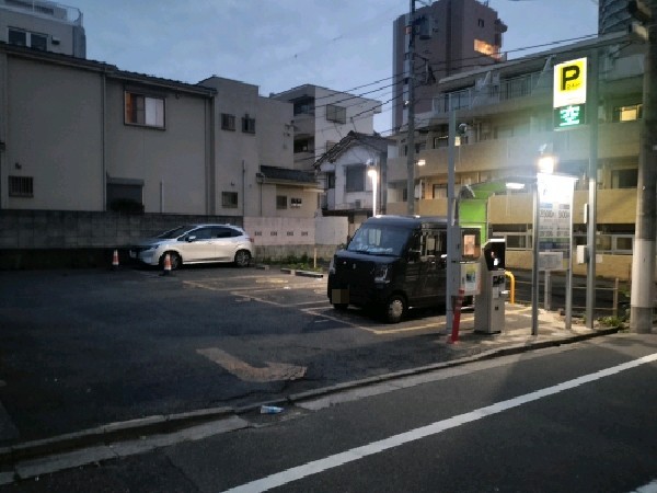 ユアー・パーキング北新宿第3駐車場 の写真 1