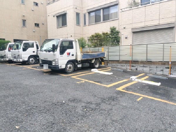 モデナ代々木コインパーキング の写真 2
