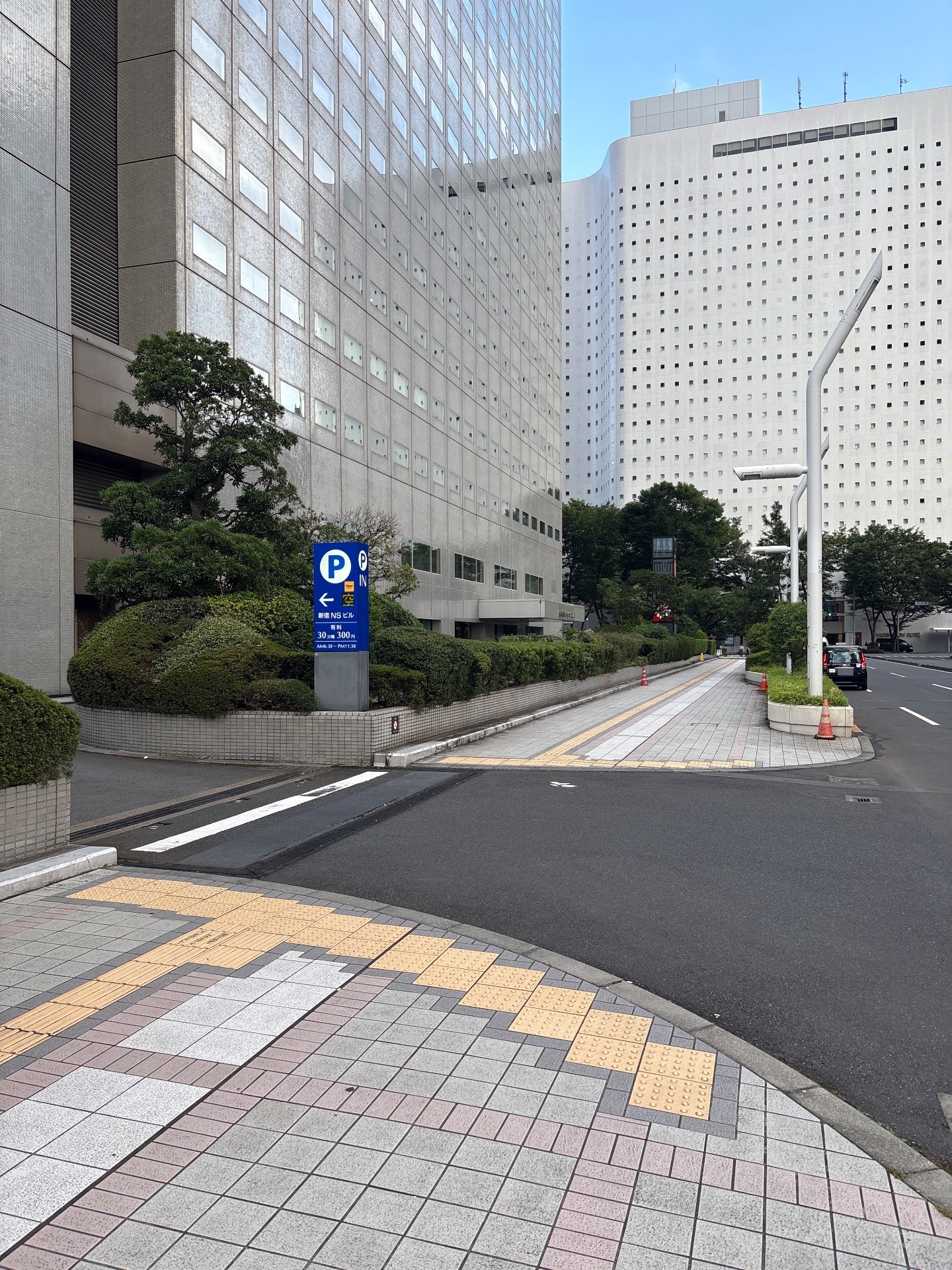 新宿NSビル の写真 1