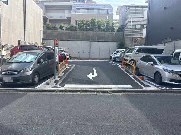 ナビパーク 西麻布第3駐車場 の写真 2