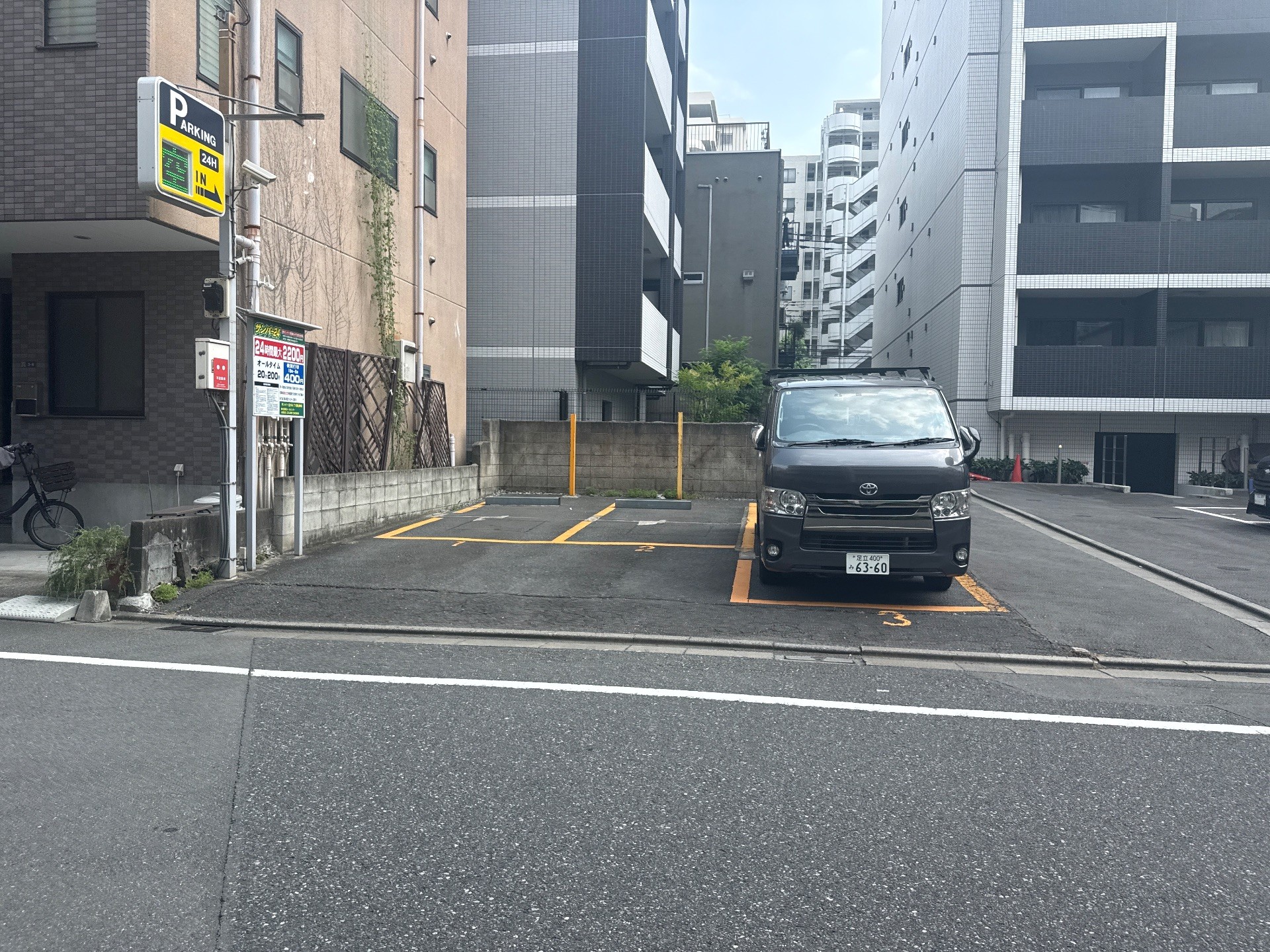 サンパー立川4丁目駐車場 の写真 2