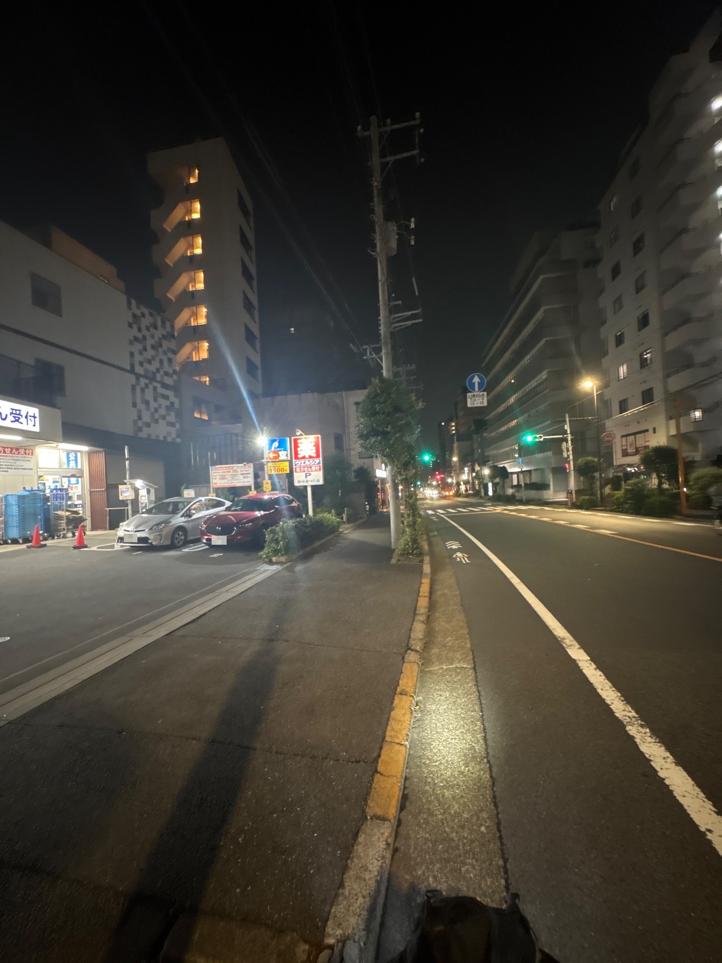 アップルパークウエルシア新宿牛込店駐車場 の写真 1