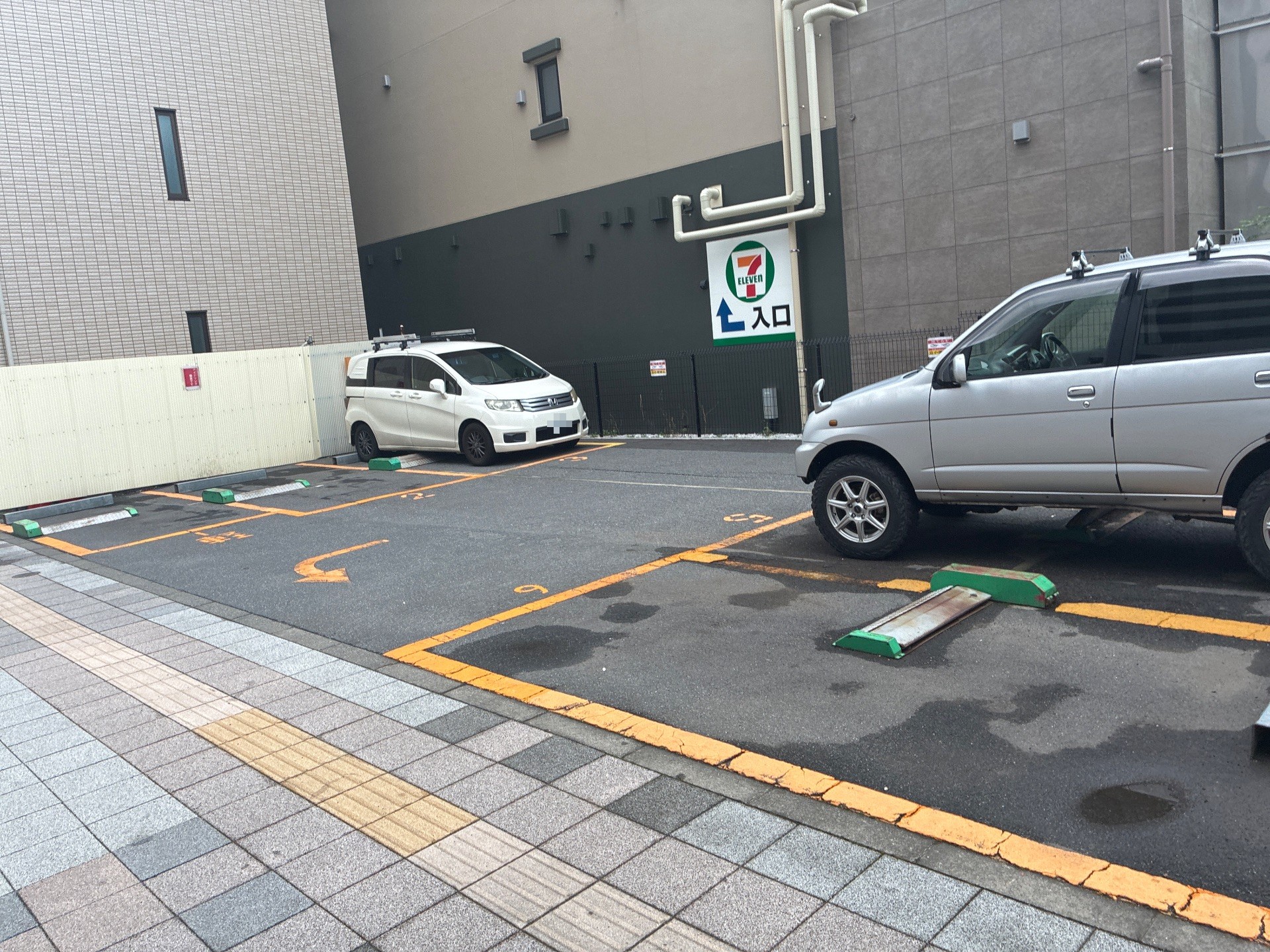 新タワー通りパーキング の写真 2