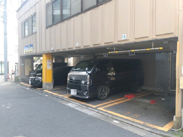 ステップ青山有料駐車場 の写真 1