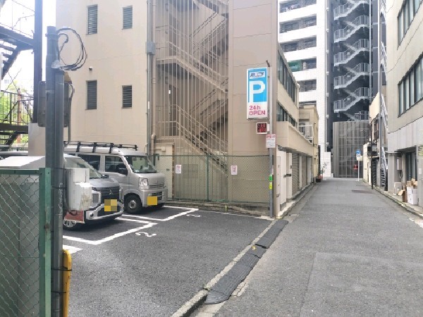 パークジャパン新宿2丁目第3駐車場 の写真 1