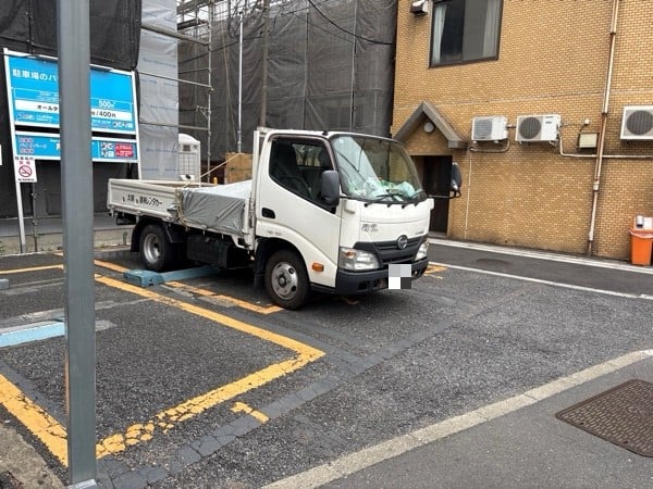 駐車場のパラカ の写真 2
