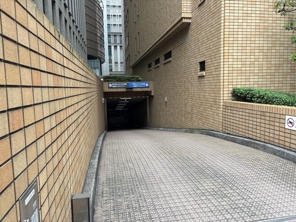 丸の内センタービルディング駐車場 の写真 1