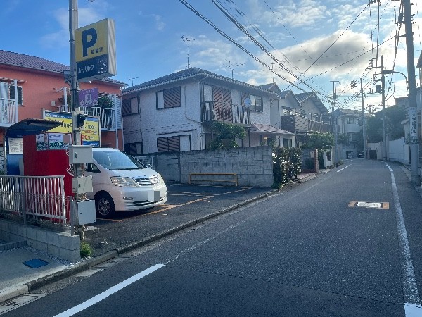 NTTル・パルク中落合4丁目第1駐車場 の写真 1