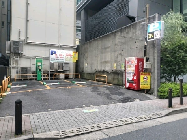 パーキングJ日本橋3丁目駐車場 の写真 1