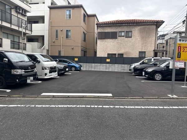 タイムズ中央町2丁目 の写真 2