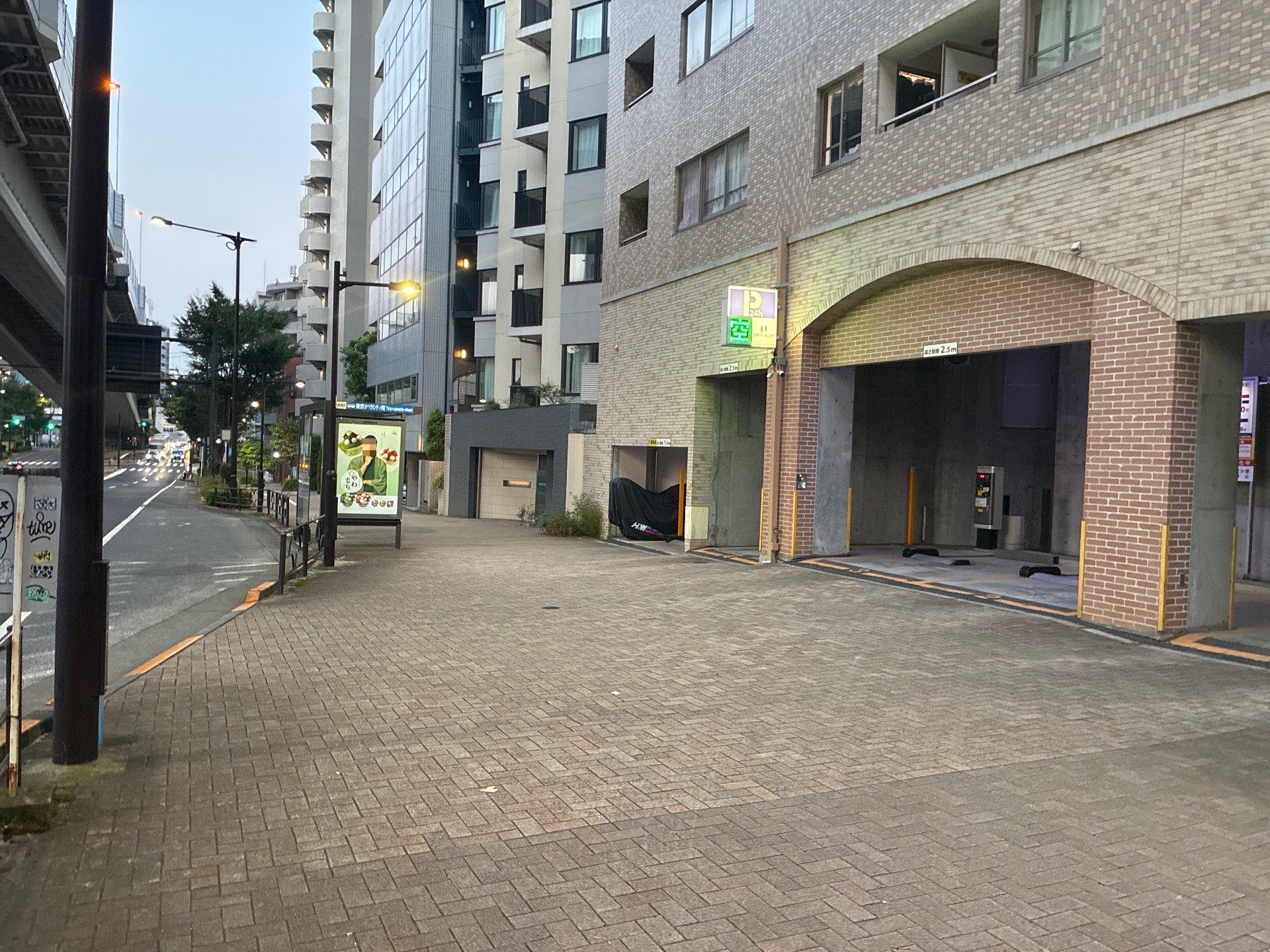 日神パーキング初台第1駐車場 の写真 1