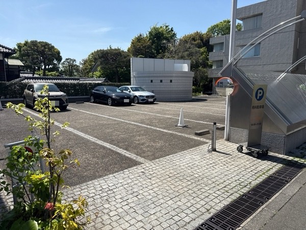 ヒルサイドテラス有料駐車場 の写真 2