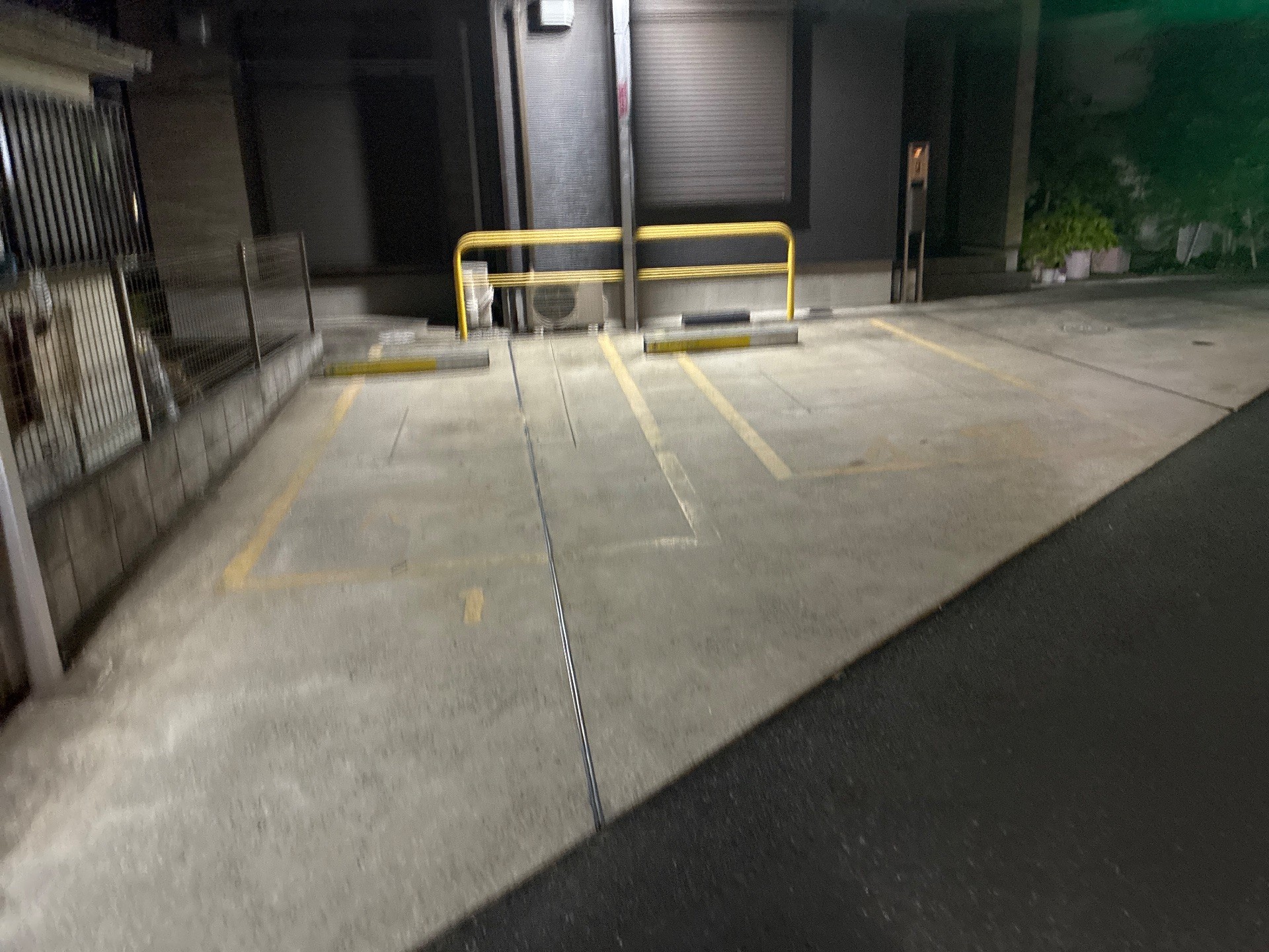ユアー・パーキング 渋谷区本町第4駐車場 の写真 2