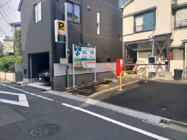 ユアー・パーキング高田馬場第8駐車場 の写真 1