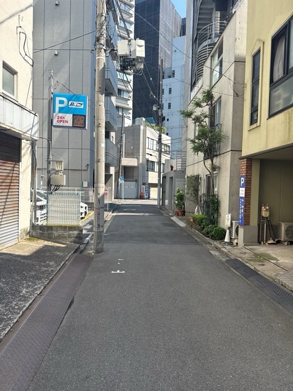 パークジャパン東麻布第14駐車場 の写真 1