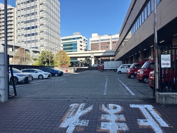 三井のリパーク 世田谷郵便局駐車場 の写真 2