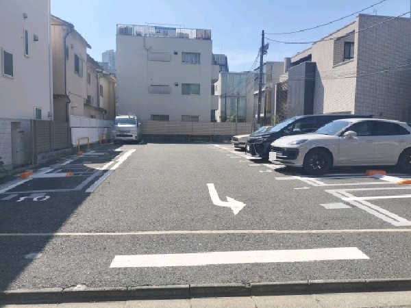 ナビパーク南青山第10駐車場 の写真 2