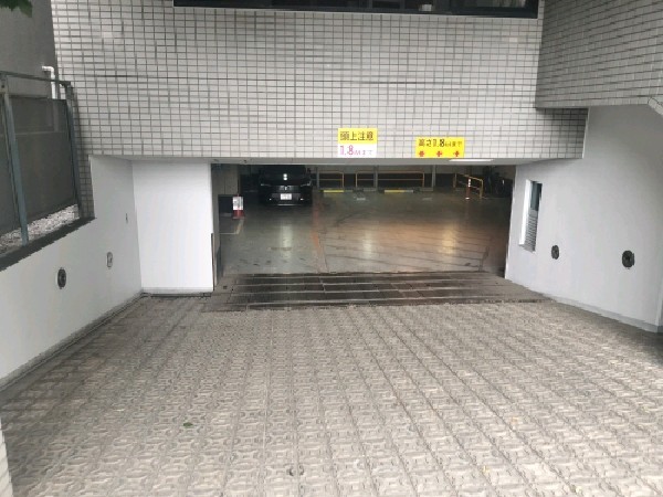 ユアー・パーキング九段南第2駐車場 の写真 2