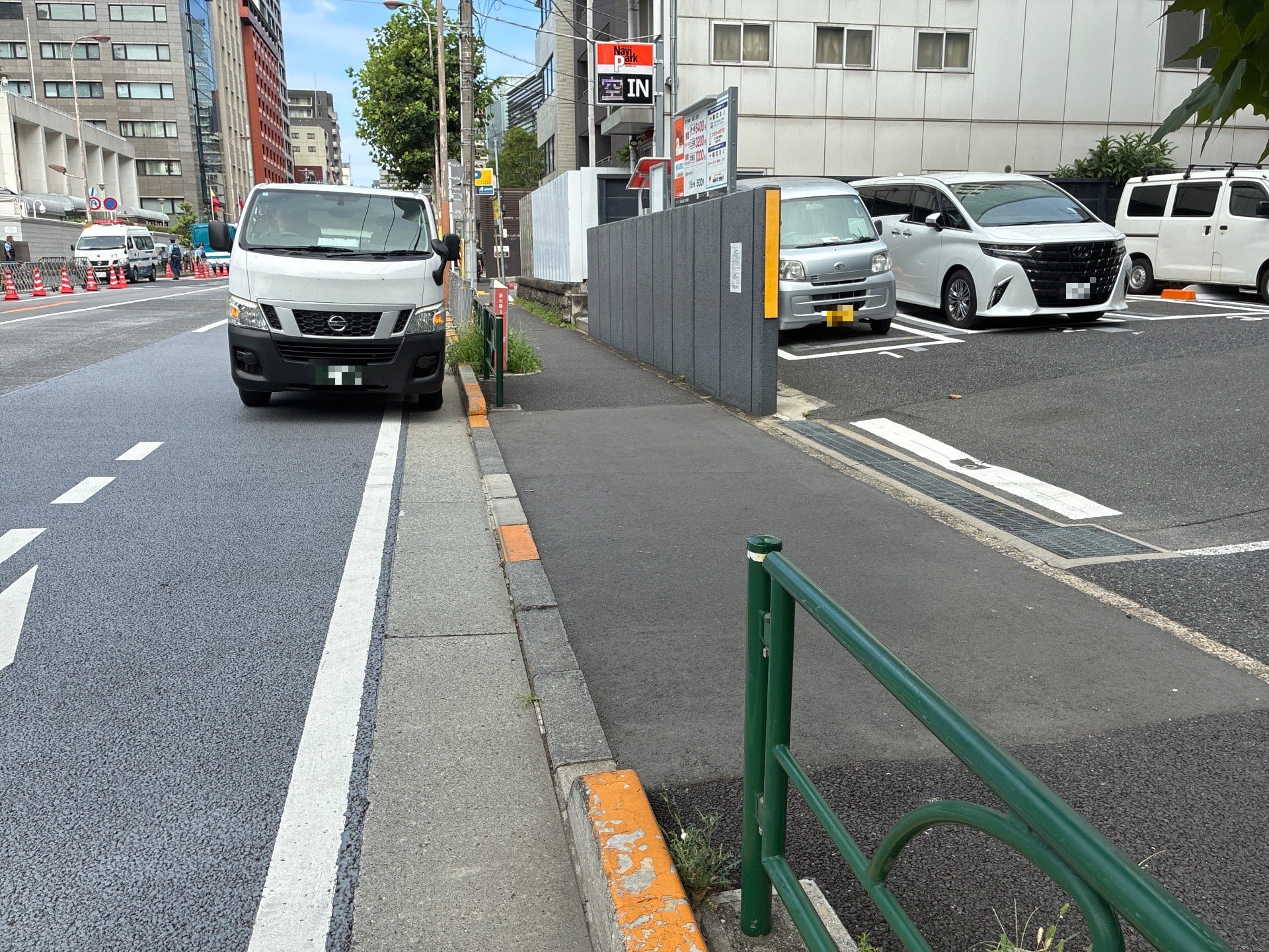 ナビパーク麻布台第1駐車場 の写真 1