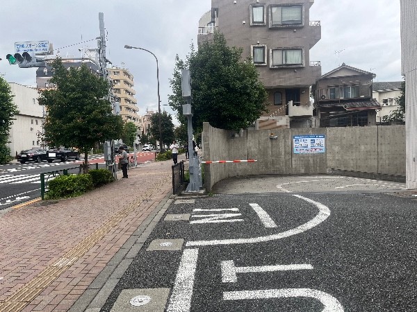 南長崎スポーツセンター地下駐車場 の写真 1